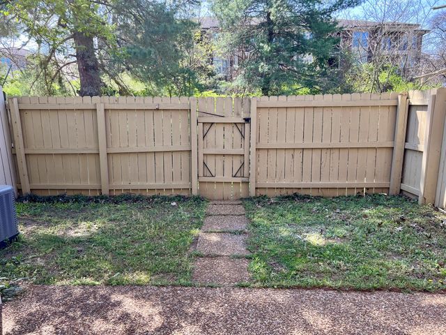 426 Westfield Dr, Nashville, TN 37221