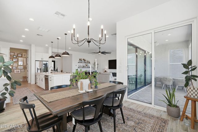 5841 E SANFORD Street, Mesa, AZ 85215