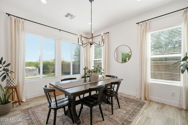 5841 E SANFORD Street, Mesa, AZ 85215