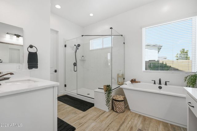 5841 E SANFORD Street, Mesa, AZ 85215