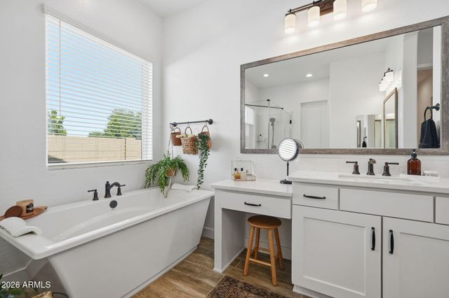 5841 E SANFORD Street, Mesa, AZ 85215