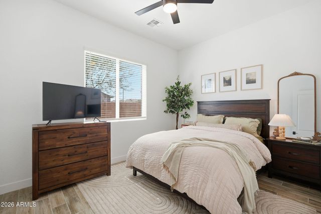 5841 E SANFORD Street, Mesa, AZ 85215