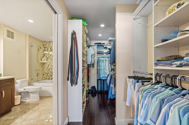 3050 NE 47th Court 606, Fort Lauderdale, FL 33308