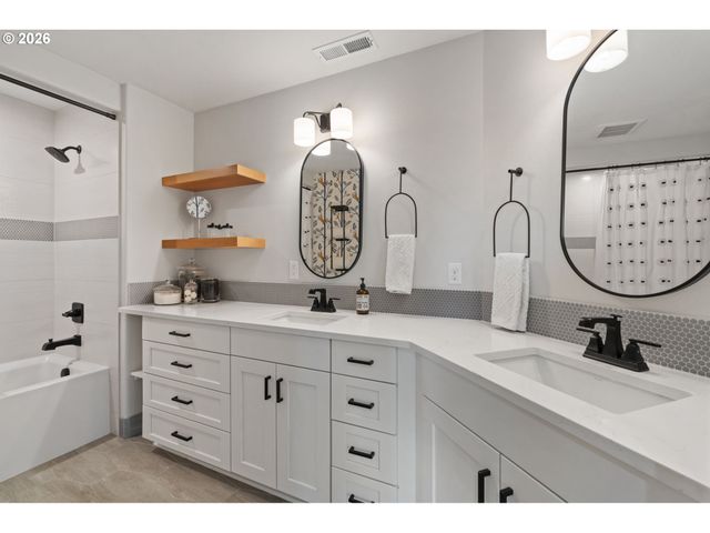 5113 Nw 145TH St, Vancouver, WA 98685