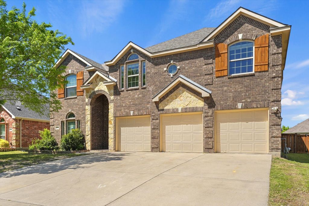 2824 Pino, Grand Prairie, TX 75054