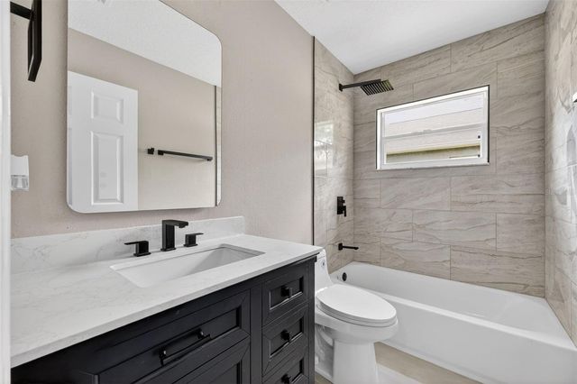 14818 HERONGLEN DRIVE, Lithia, FL 33547