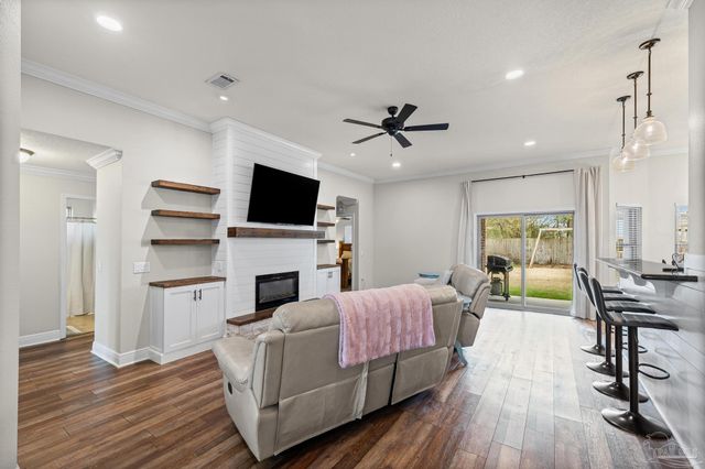 6019 Chester Dr, Pensacola, FL 32526