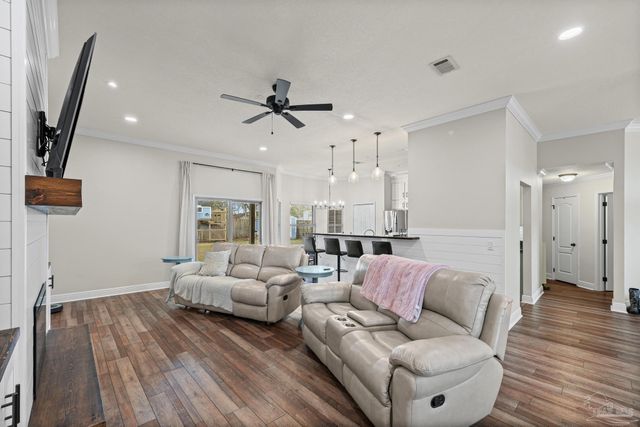 6019 Chester Dr, Pensacola, FL 32526