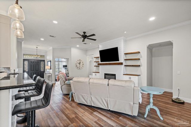 6019 Chester Dr, Pensacola, FL 32526