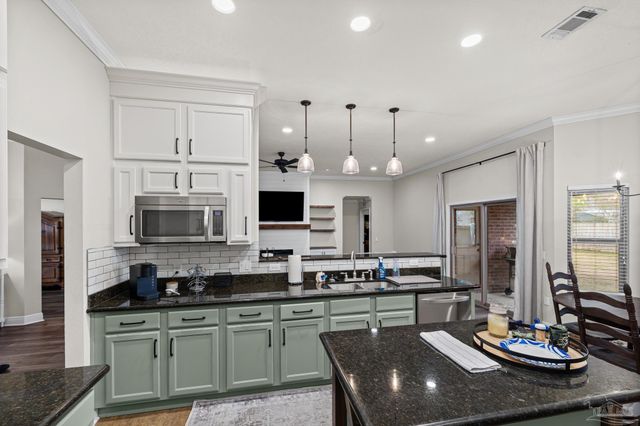 6019 Chester Dr, Pensacola, FL 32526