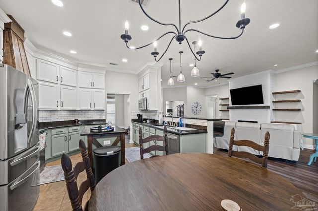 6019 Chester Dr, Pensacola, FL 32526