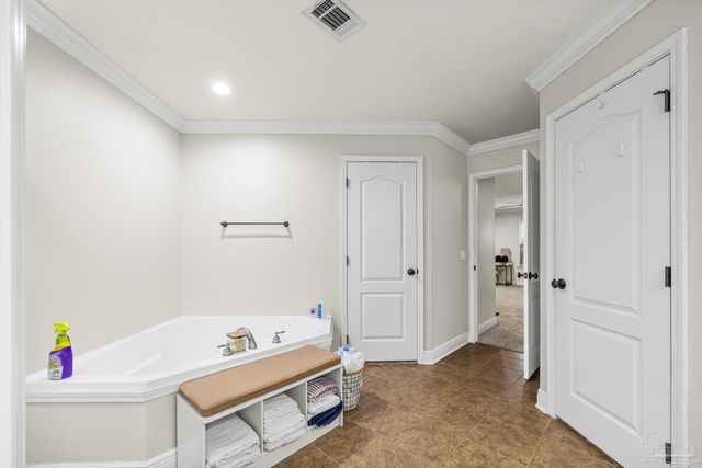 6019 Chester Dr, Pensacola, FL 32526