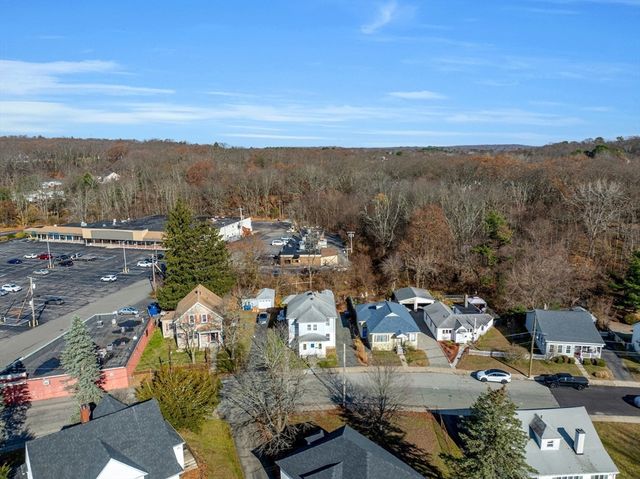 10 Huntington Avenue, Blackstone, MA 01504