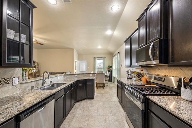 338 Kendall Crest Dr, Alvin, TX 77511