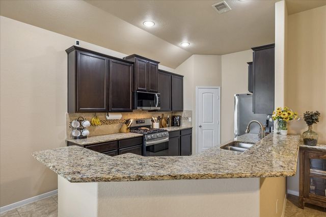 338 Kendall Crest Dr, Alvin, TX 77511