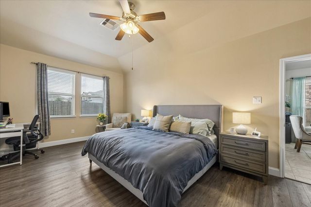 338 Kendall Crest Dr, Alvin, TX 77511