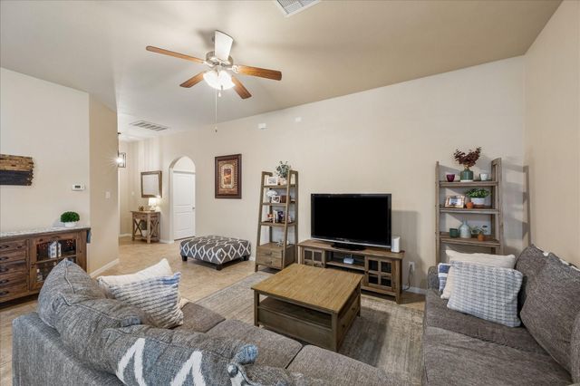 338 Kendall Crest Dr, Alvin, TX 77511