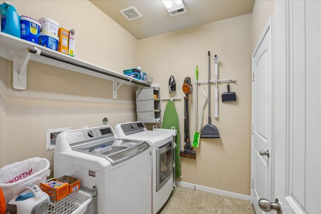 338 Kendall Crest Dr, Alvin, TX 77511