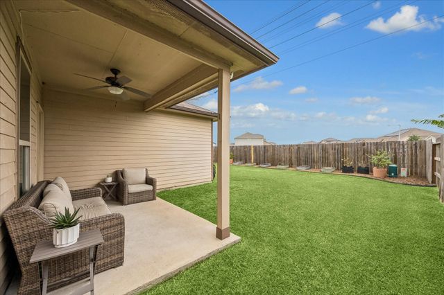 338 Kendall Crest Dr, Alvin, TX 77511