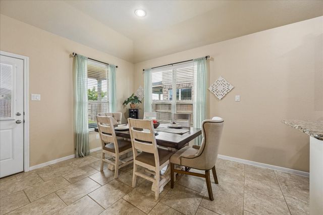 338 Kendall Crest Dr, Alvin, TX 77511