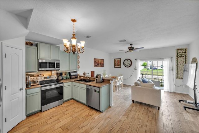 1939 GREENWOOD VALLEY DRIVE, Plant City, FL 33563