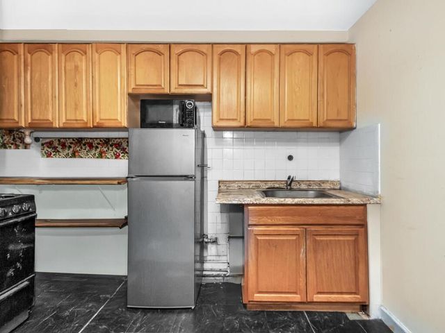 2737 Throop Avenue, Bronx, NY 10469