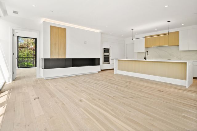 41 Richmondville Avenue Duplex 2, Westport, CT 06880