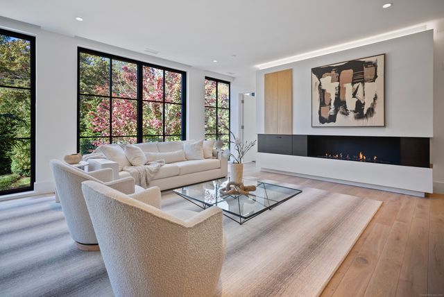 41 Richmondville Avenue Duplex 2, Westport, CT 06880