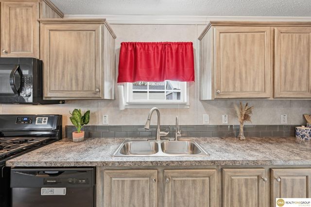 12465 Ann Drive, Blair, NE 68008