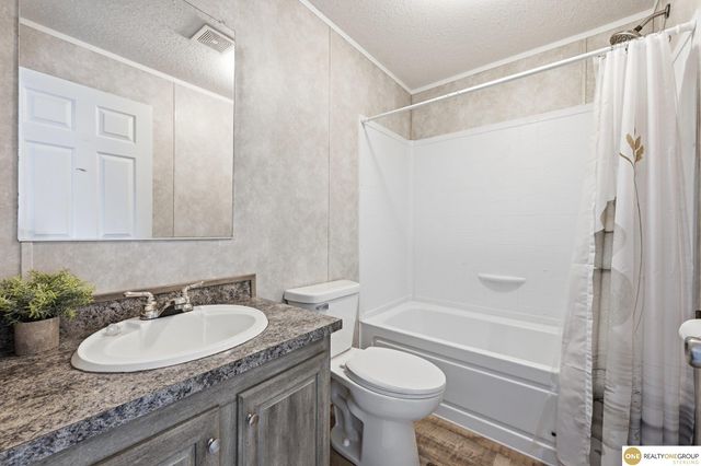 12465 Ann Drive, Blair, NE 68008