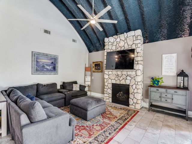 705 24th Street, Joshua, TX 76058