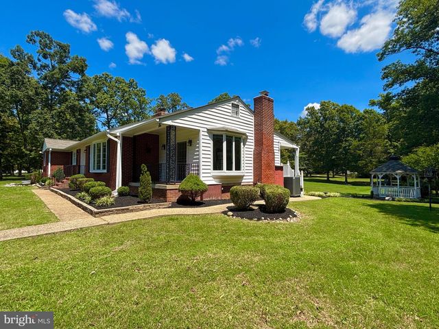 9682 CHARLES ST, La Plata, MD 20646
