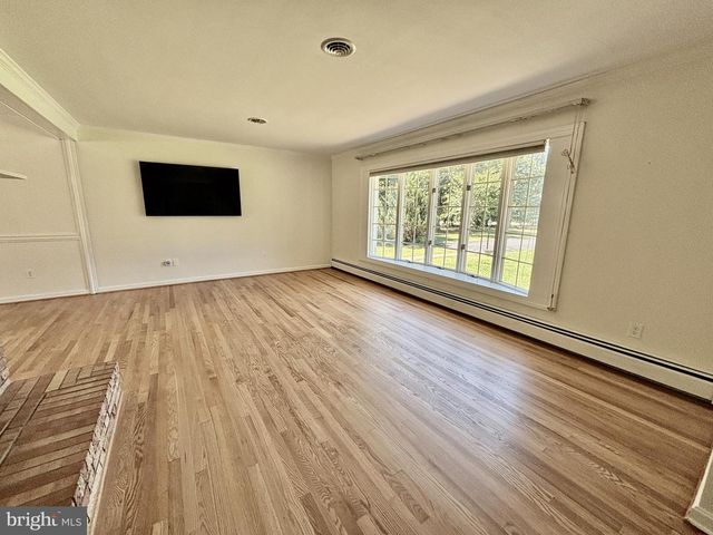 9682 CHARLES ST, La Plata, MD 20646