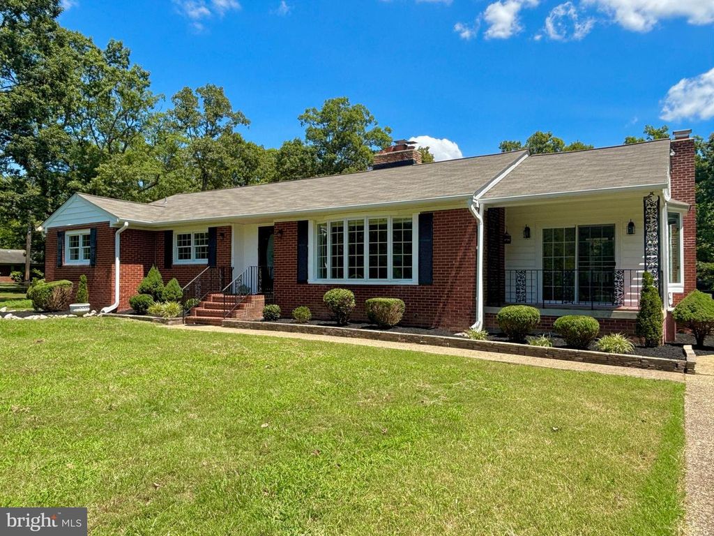 9682 CHARLES ST, La Plata, MD 20646