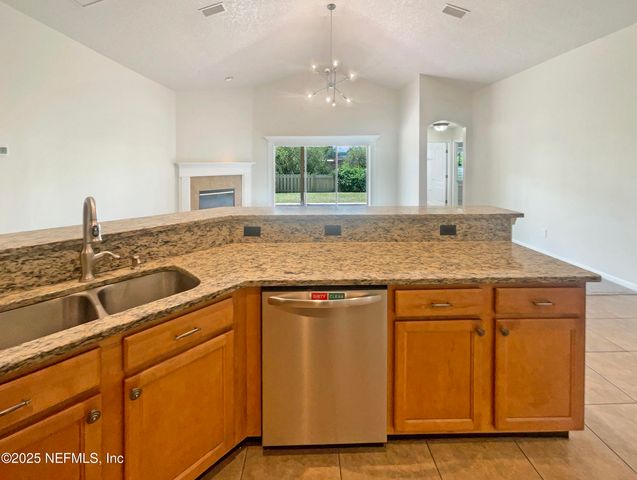 680 LADY LAKE Road W, Jacksonville, FL 32218