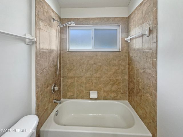 680 LADY LAKE Road W, Jacksonville, FL 32218