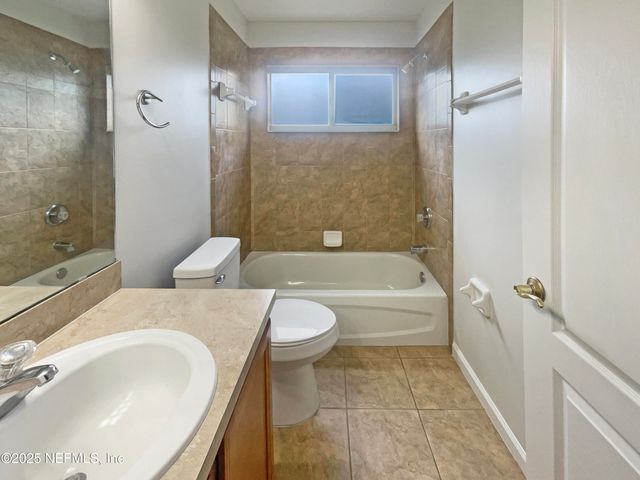 680 LADY LAKE Road W, Jacksonville, FL 32218