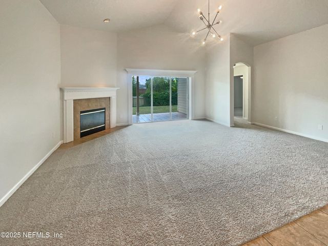 680 LADY LAKE Road W, Jacksonville, FL 32218