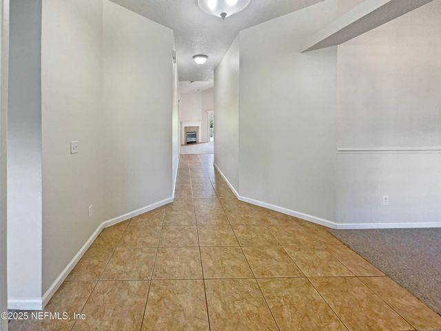 680 LADY LAKE Road W, Jacksonville, FL 32218