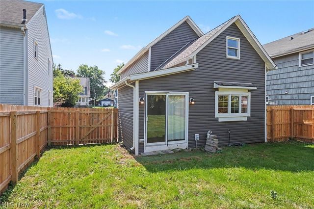 411 7th Street, Fairport Harbor, OH 44077