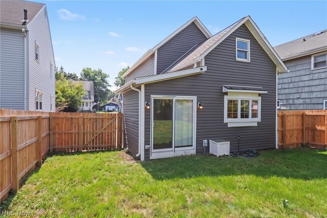 411 7th Street, Fairport Harbor, OH 44077