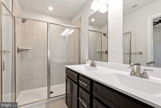 5 BASIL CT, Mount Laurel, NJ 08054