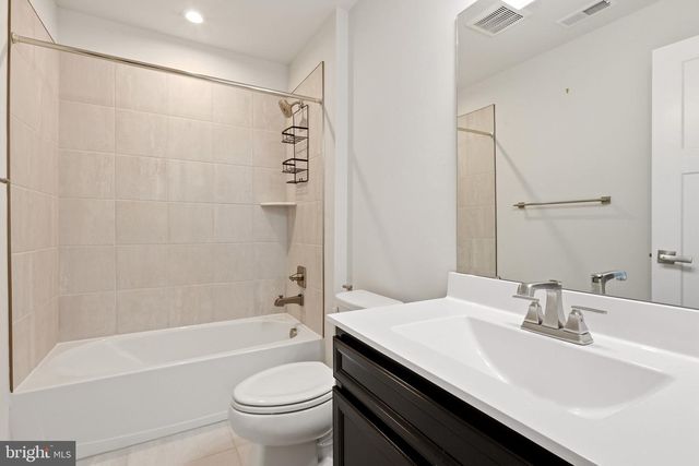 5 BASIL CT, Mount Laurel, NJ 08054
