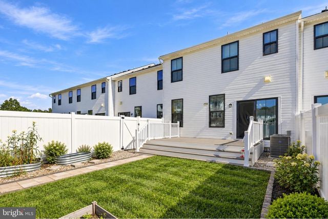 5 BASIL CT, Mount Laurel, NJ 08054
