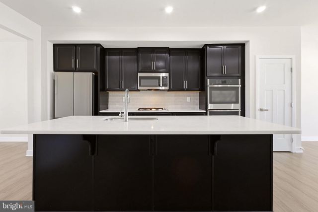 5 BASIL CT, Mount Laurel, NJ 08054