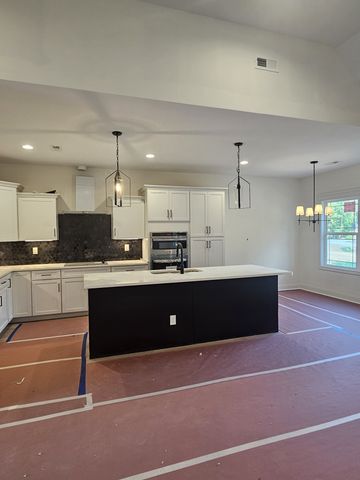 625 Bumblebee Way, Clarksville, TN 37042