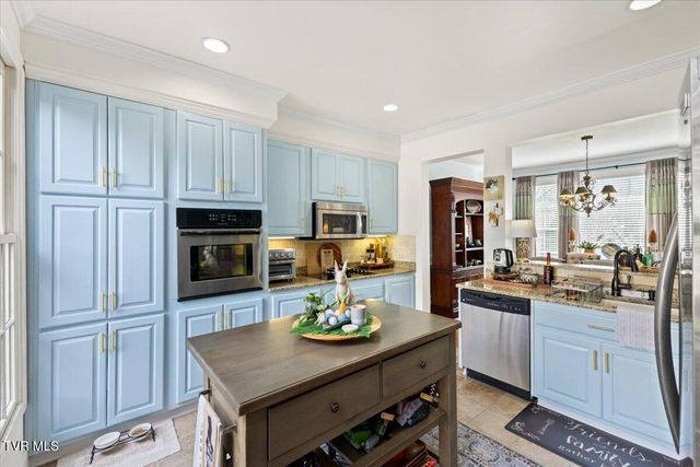 102 Willow Creek Lane, Jonesborough, TN 37659