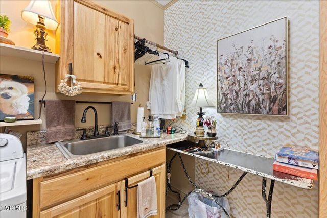 102 Willow Creek Lane, Jonesborough, TN 37659