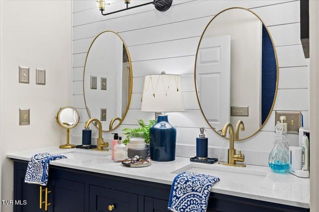 102 Willow Creek Lane, Jonesborough, TN 37659