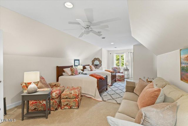 102 Willow Creek Lane, Jonesborough, TN 37659